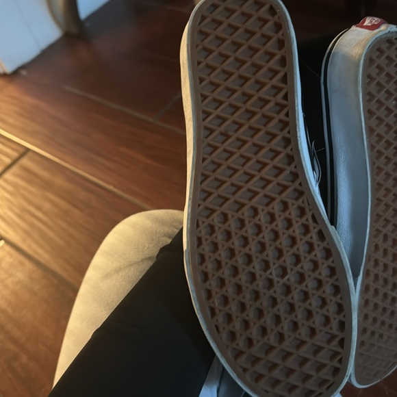 Vans - Picture 3 of 3